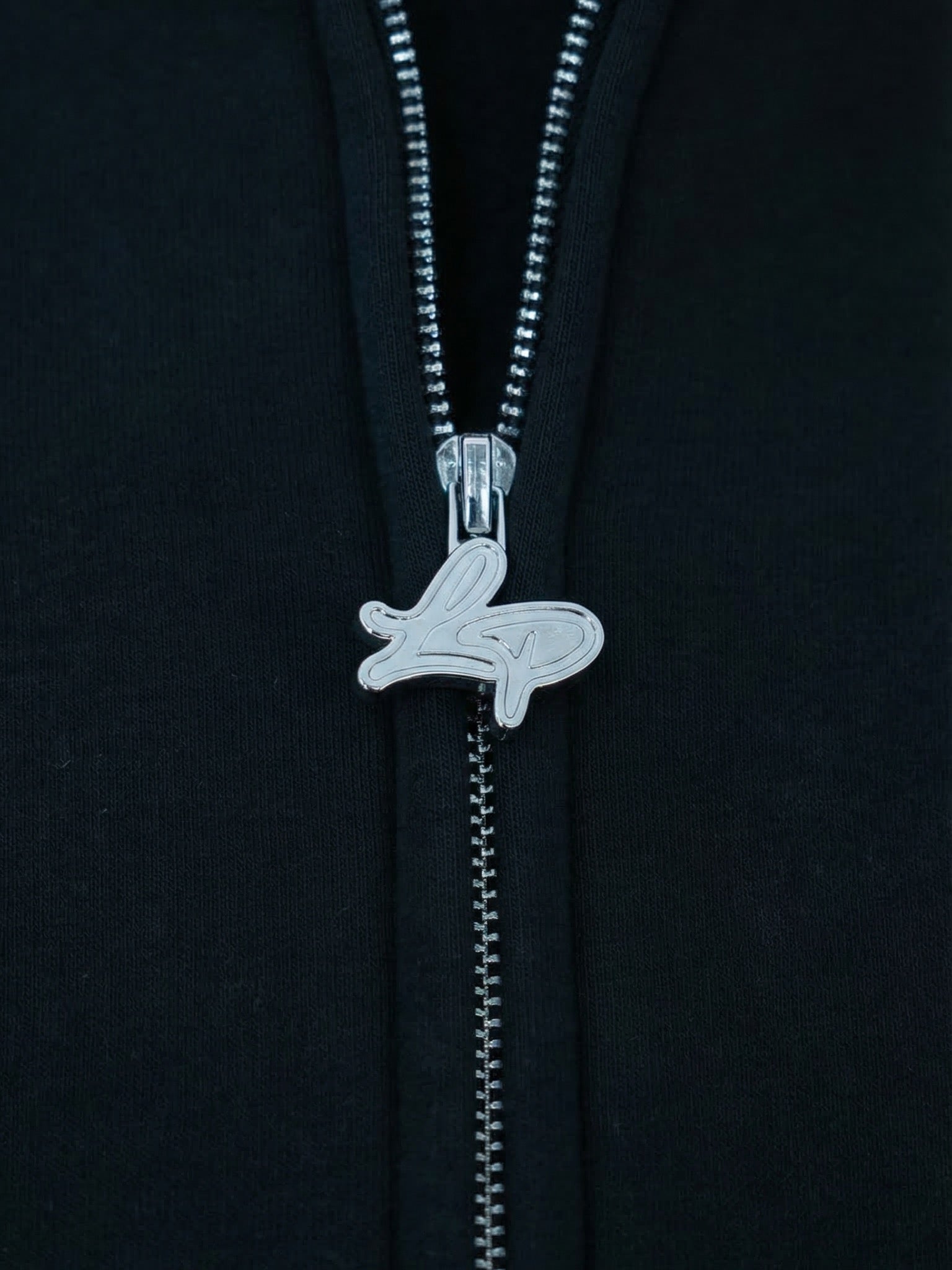 COLD WORLD HOOD - BLACK